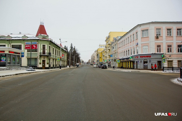 Такой пустынной центральная артерия города не была даже в самоизоляцию Такой пустынной центральная артерия города не была даже в самоизоляцию