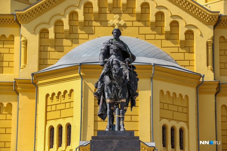 Это первый конный памятник в Нижнем Новгороде