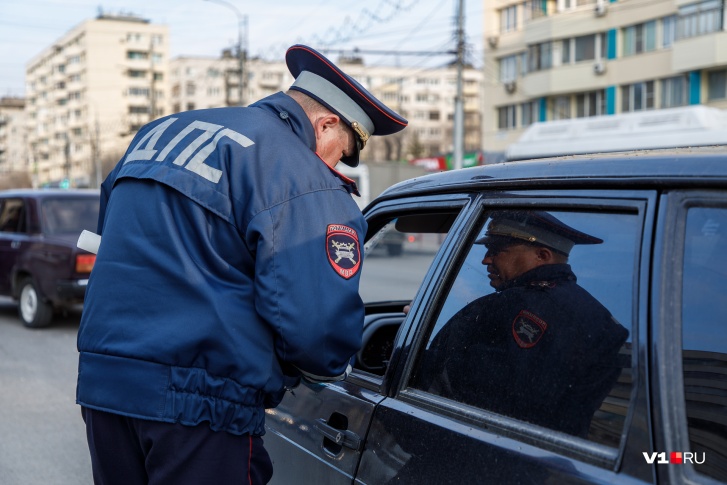 Девочка запомнила только цвет машины — черный Девочка запомнила только цвет машины — черный