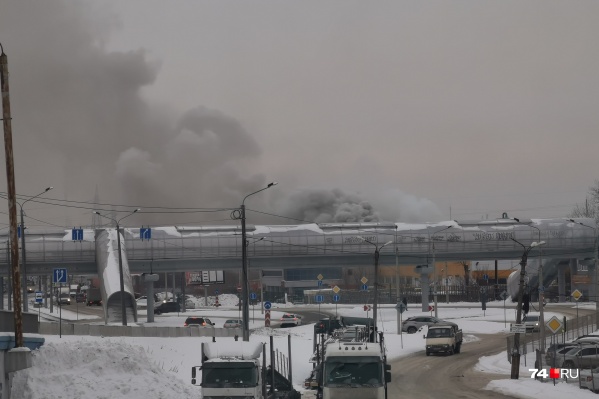 Столб дыма виден издалека Столб дыма виден издалека