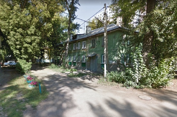 Эти старые дома пойдут под снос Эти старые дома пойдут под снос