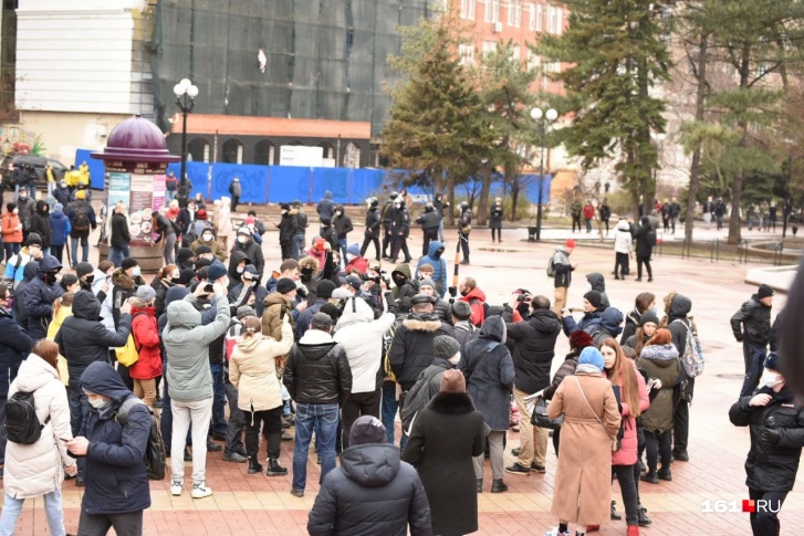 Акция в поддержку Навального началась в Ростове