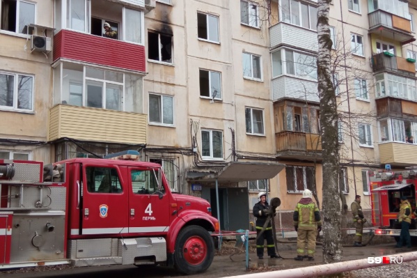 Пожар произошел на третьем этаже пятиэтажки на Крисанова, 23 Пожар произошел на третьем этаже пятиэтажки на Крисанова, 23