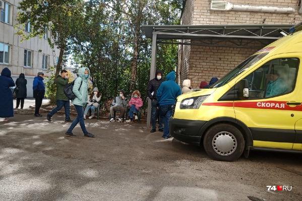 Несколько часов на свежем воздухе в ожидании КТ — то, что нужно (нет) больным! Несколько часов на свежем воздухе в ожидании КТ — то, что нужно (нет) больным!