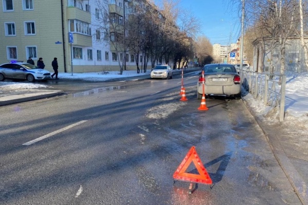 Авария произошла недалеко от школы Авария произошла недалеко от школы
