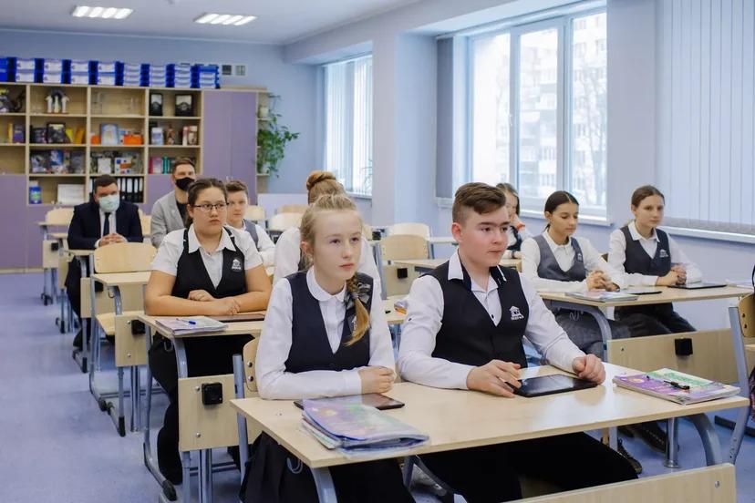 СберКласс содержит актуальные учебные методические комплексы, инструменты для развития у школьников «мягких» навыков СберКласс содержит актуальные учебные методические комплексы, инструменты для развития у школьников «мягких» навыков
