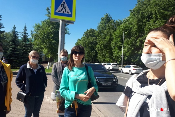 Тот самый автомобиль на заднем фоне, на котором ездит глава Тот самый автомобиль на заднем фоне, на котором ездит глава