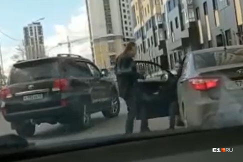 Причина конфликта осталась где-то за кадром Причина конфликта осталась где-то за кадром