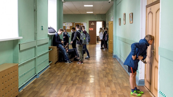 В ярославских школах предложили сделать блокировку дверей классов на случай опасности