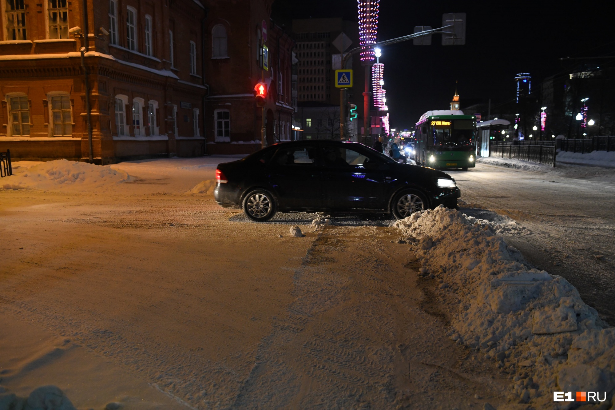 ГИБДД рассердилась из-за плохой уборки снега в Екатеринбурге