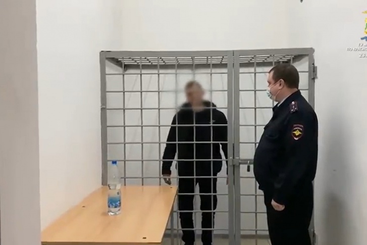 Сейчас решается вопрос о возбуждении уголовного дела Сейчас решается вопрос о возбуждении уголовного дела