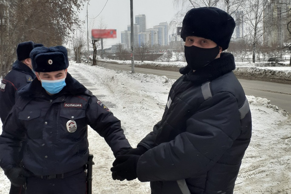 Следователь преступник. Следователь и преступник. Полицейский убивает преступников. Следователь Екатеринбург. Криминальный Екатеринбург.