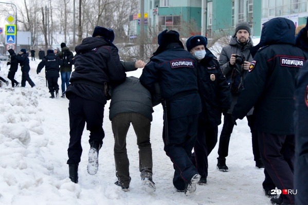 Задержания, лозунги «Свободу!» и большое шествие по улицам — вот чем запомнится протестующим 31 января Задержания, лозунги «Свободу!» и большое шествие по улицам — вот чем запомнится протестующим 31 января