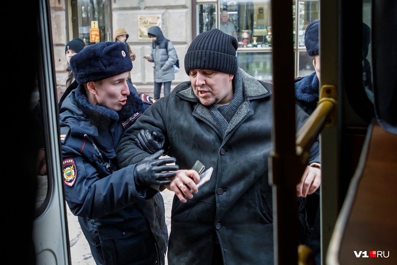 В январе 2018 года полиция почему-то решила задержать сначала журналистов В январе 2018 года полиция почему-то решила задержать сначала журналистов