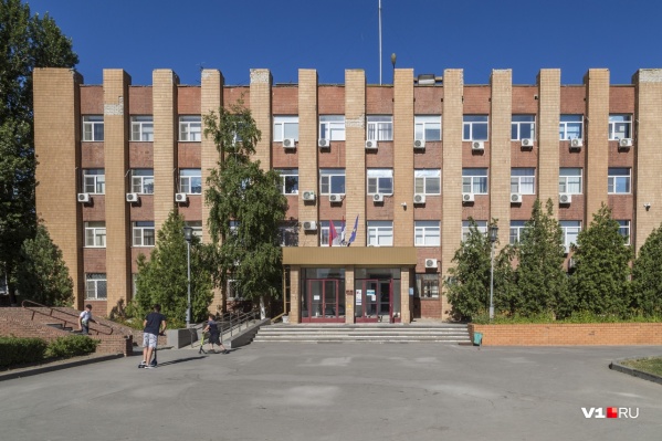 Администрация района уверяет, что действует строго по закону Администрация района уверяет, что действует строго по закону