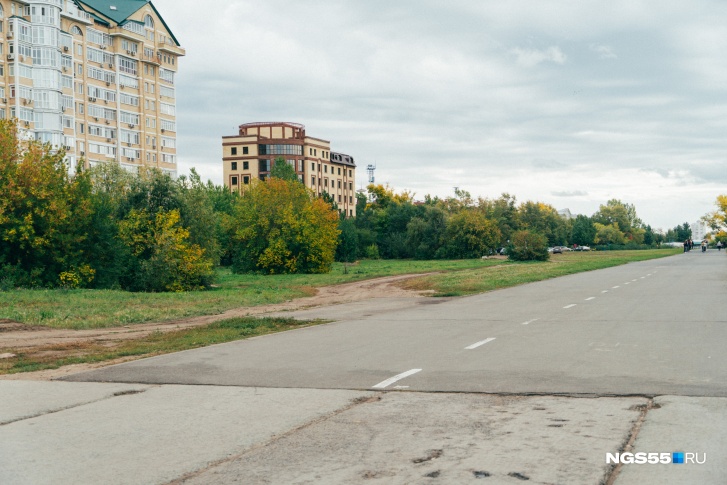Территория под застройку известна как Губернаторский сквер Территория под застройку известна как Губернаторский сквер