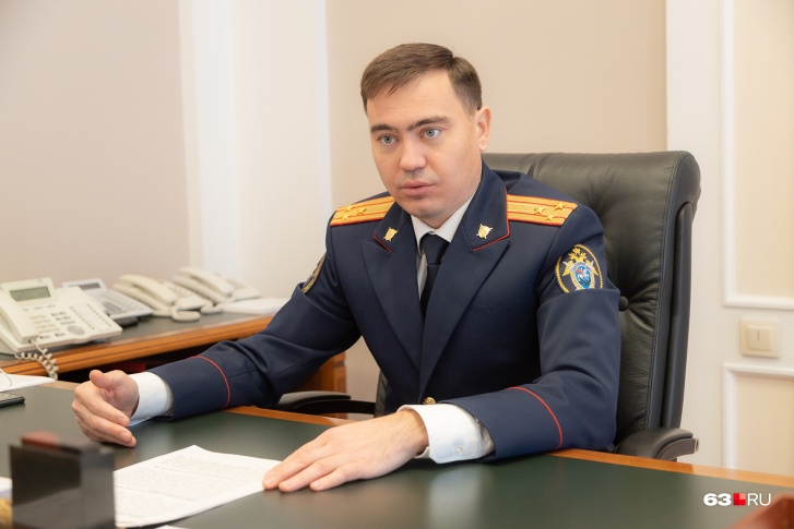 — Утром изучаю, что произошло за сутки, ставлю некоторые происшествия на контроль, — рассказал о своем распорядке глава областного СУ СК — Утром изучаю, что произошло за сутки, ставлю некоторые происшествия на контроль, — рассказал о своем распорядке глава областного СУ СК