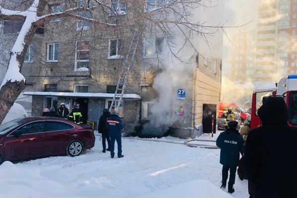 Возгорание произошло в хозпомещении около 10:30 Возгорание произошло в хозпомещении около 10:30