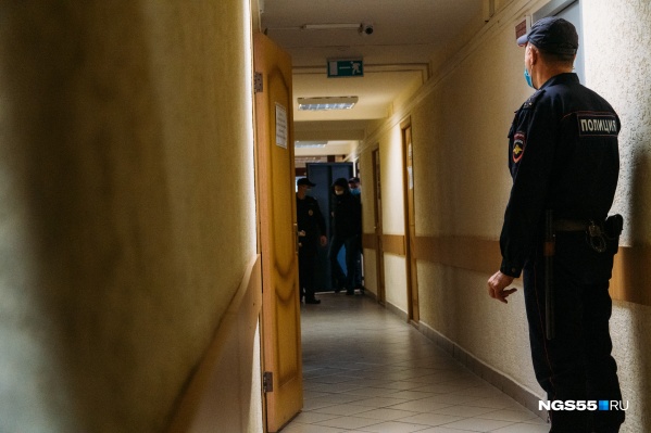 По решению суда мужчину сразу же отправили <nobr class="_">в СИЗО</nobr> По решению суда мужчину сразу же отправили <nobr class="_">в СИЗО</nobr>