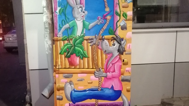 В Кургане появился арт-объект с волком и зайцем из «Ну, погоди!»