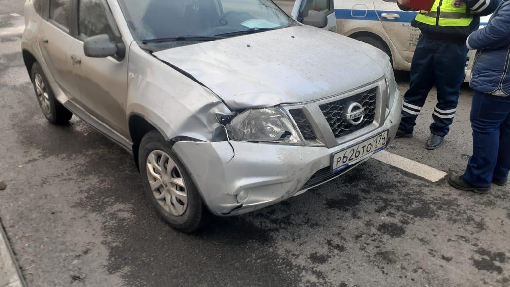 Водитель кроссовера сначала уехал с места ДТП, но потом вернулся. В ГИБДД утверждают, что сами разыскали его Водитель кроссовера сначала уехал с места ДТП, но потом вернулся. В ГИБДД утверждают, что сами разыскали его