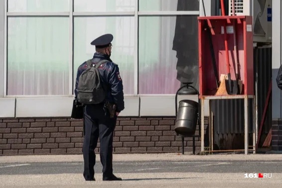 Полицейский Дурнев случайно устроил стрельбу в оцеплении на аксайских рынках
