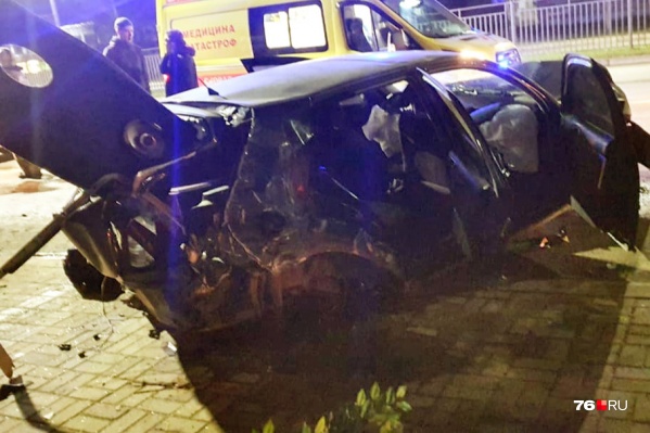 Авария случилась на проспекте Авиаторов Авария случилась на проспекте Авиаторов