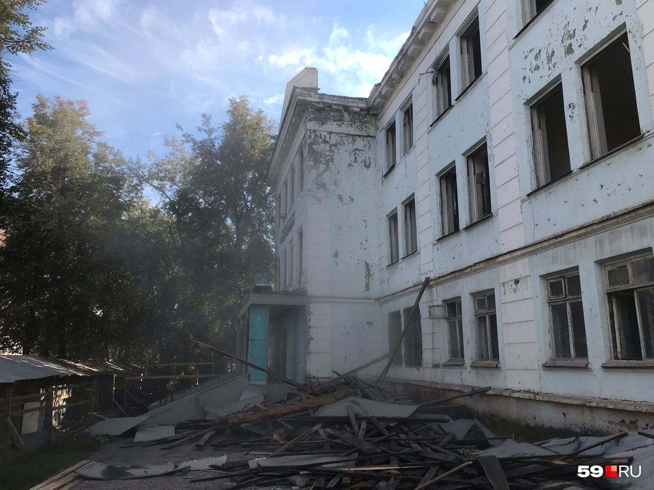 В следующем году здесь должно появиться новое 7-этажное здание В следующем году здесь должно появиться новое 7-этажное здание