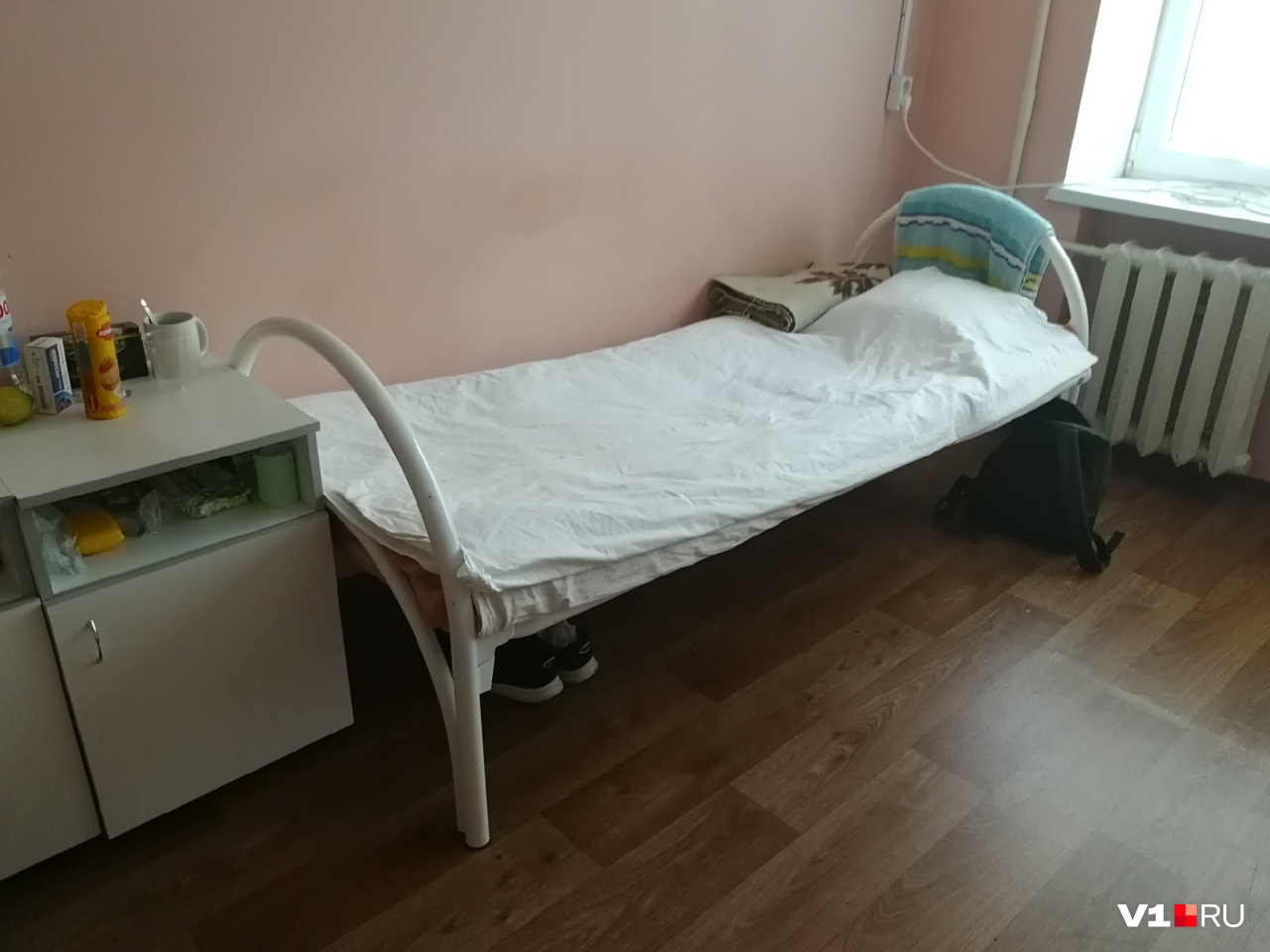 Койки довольно жесткие, на них немеет грудная клетка Койки довольно жесткие, на них немеет грудная клетка