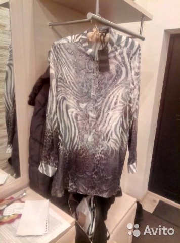 Блузку продают за 1850 рублей. Сейчас новые брендовые блузки Roberto Cavalli продаются на Farfetch по 43–64 тысячи рублей (и это со скидками) Блузку продают за 1850 рублей. Сейчас новые брендовые блузки Roberto Cavalli продаются на Farfetch по 43–64 тысячи рублей (и это со скидками)