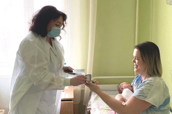 Все мамы получили по 10 тысяч рублей Все мамы получили по 10 тысяч рублей