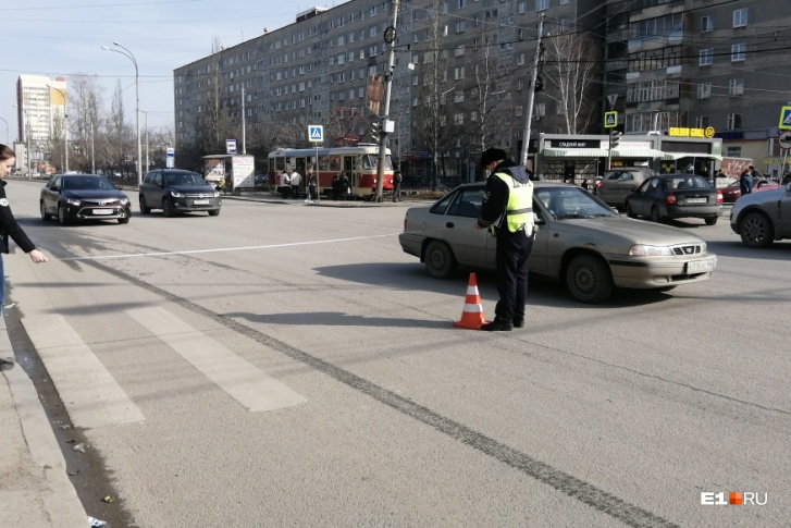 Оказалось, что на машине нарушителя были установлены чужие номера Оказалось, что на машине нарушителя были установлены чужие номера