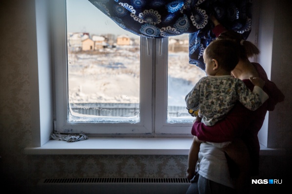 На днях Новосибирск ждет новая волна холода, но даже при благоприятной погоде некоторые горожане все равно замерзают в своих квартирах На днях Новосибирск ждет новая волна холода, но даже при благоприятной погоде некоторые горожане все равно замерзают в своих квартирах