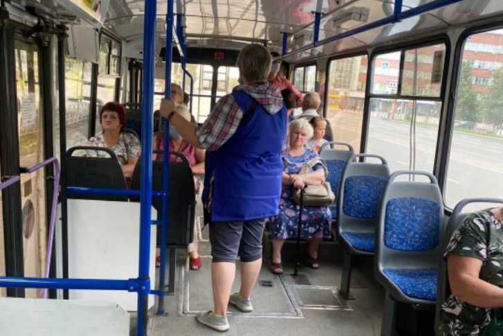 Хотя свободные места в транспорте были Хотя свободные места в транспорте были