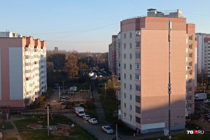 Ярославль оказался в зоне обширного антициклона, который принес тепло с юга Европы Ярославль оказался в зоне обширного антициклона, который принес тепло с юга Европы