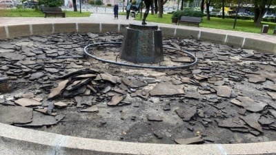 Целое лето было зря: в Ярославле за два года не смогли закончить ремонт на центральной площади