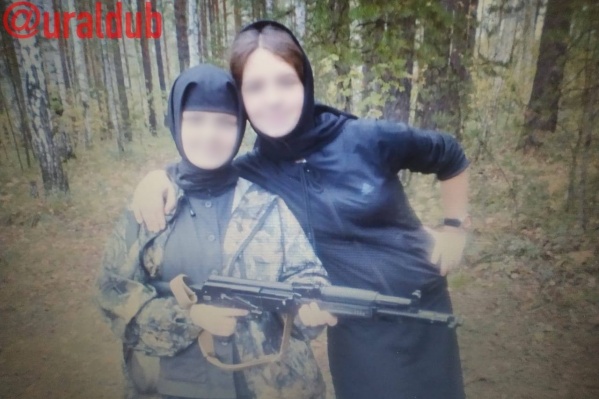Христина отметила, что, судя по фото, они сделаны примерно в 2012 году Христина отметила, что, судя по фото, они сделаны примерно в 2012 году