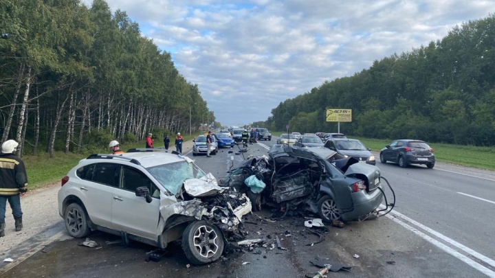 Водитель «Ауди» погиб в массовой аварии на трассе под Новосибирском