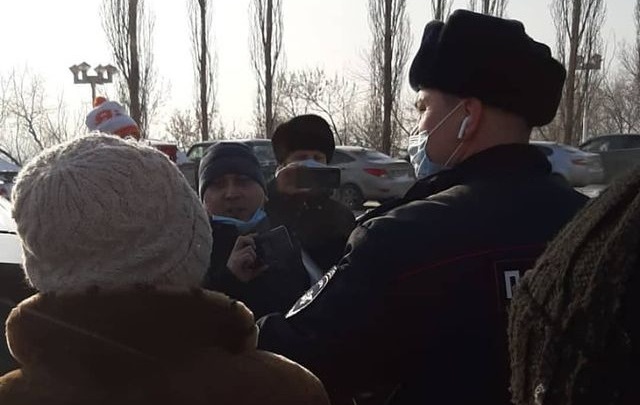 В Уфе полицейские задержали активиста, выступающего против высокой платы за отопление