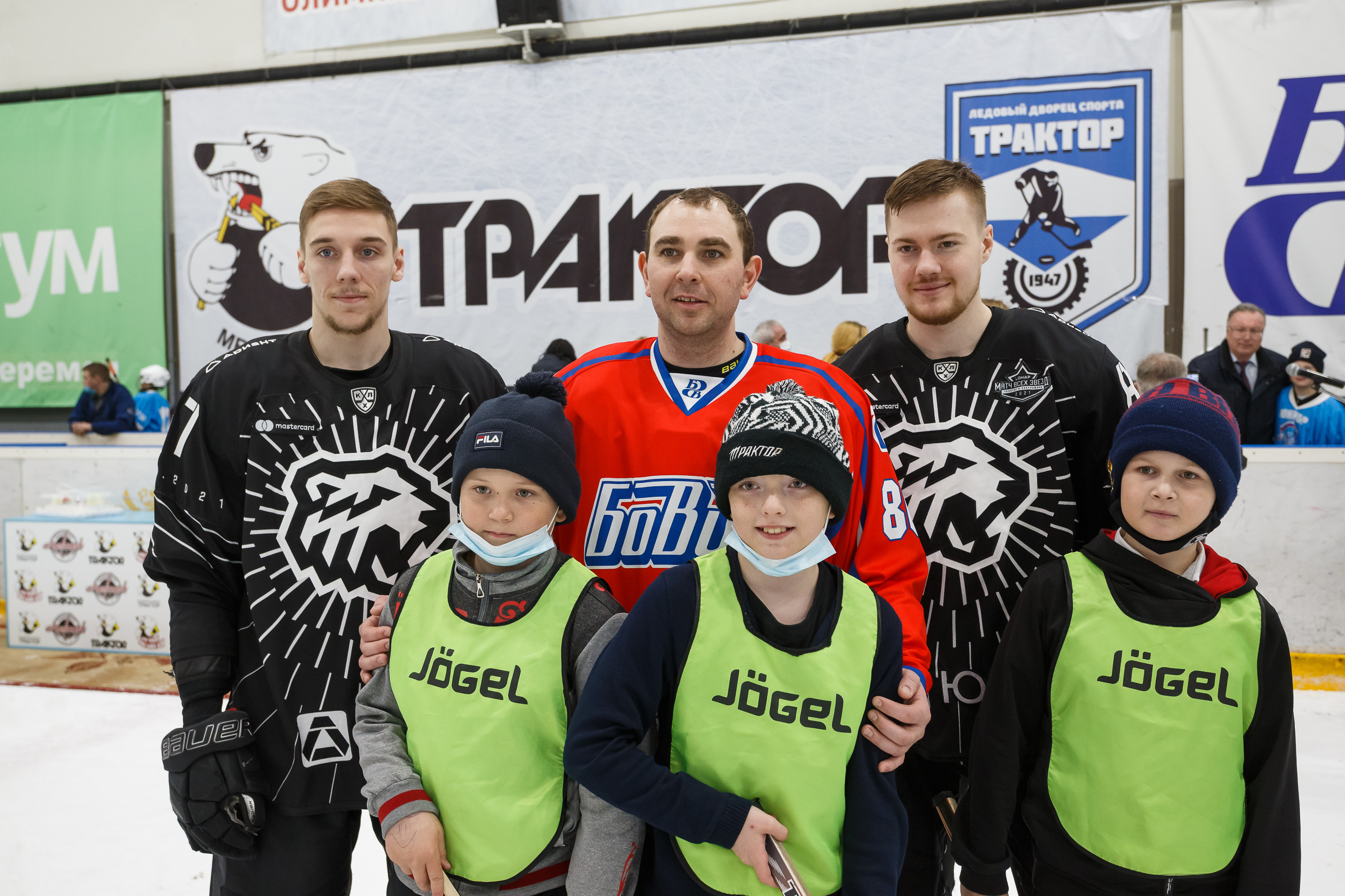 Товарищеский матч между командой «БОВИД» и сборной детских команд по хоккею Тракторозаводского района стал захватывающим зрелищем