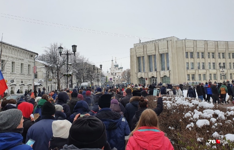 И вышли на Кирова, к фонтанам И вышли на Кирова, к фонтанам