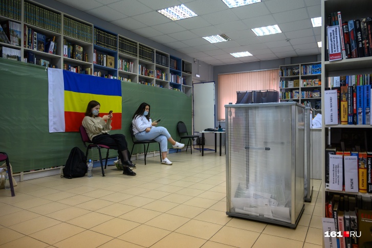 «Единая Россия» победила, но есть вопросы к методам: 161.RU следил за подсчетом голосов на Дону