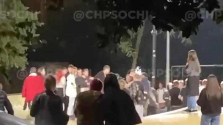 Зачинщиков массовой драки в Сочи привлекли за мелкое хулиганство