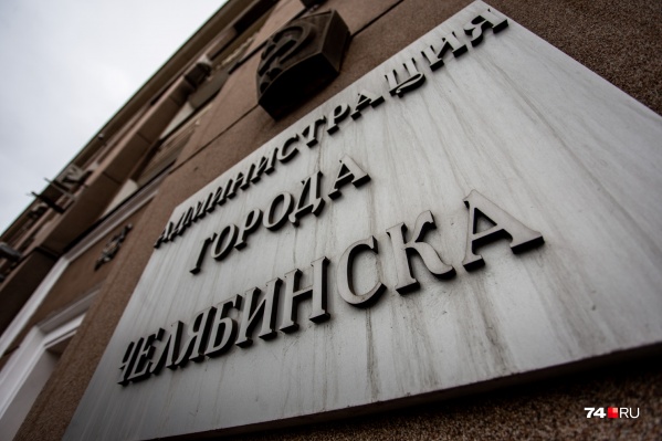 Большинство сотрудников администрации работают с 08:30 до 17:30 Большинство сотрудников администрации работают с 08:30 до 17:30 