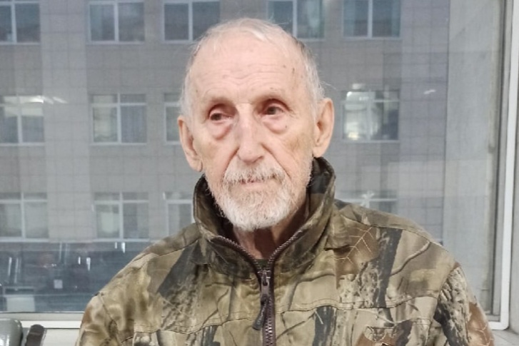 По словам дедушки, его зовут Евгений Алексеевич Патрикеев, дата рождения — 2 мая 1938 года По словам дедушки, его зовут Евгений Алексеевич Патрикеев, дата рождения — 2 мая 1938 года