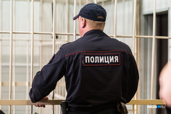 Бывший полицейский получил условный срок Бывший полицейский получил условный срок 