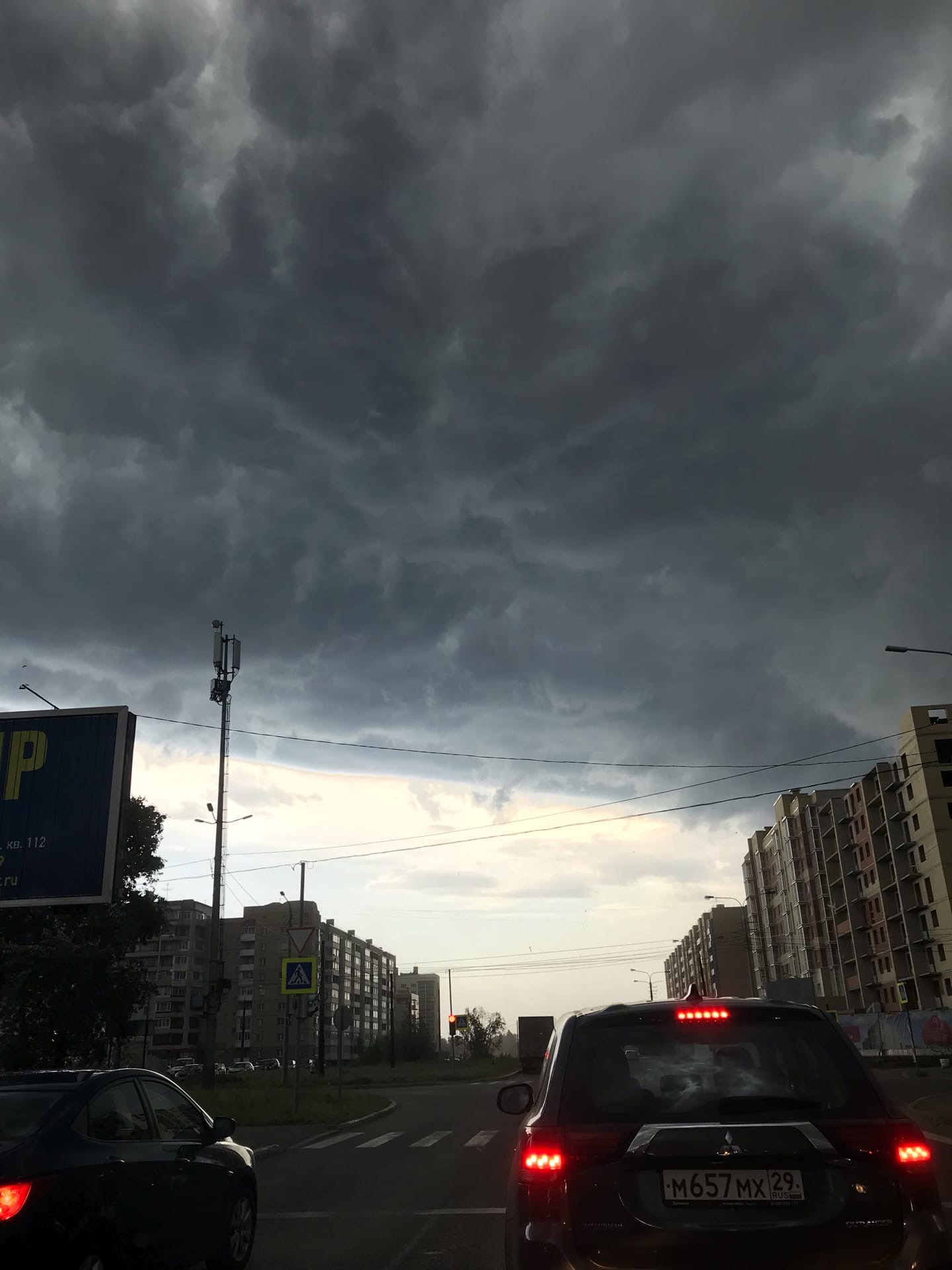 А кто-то попал в непогду в дороге А кто-то попал в непогду в дороге