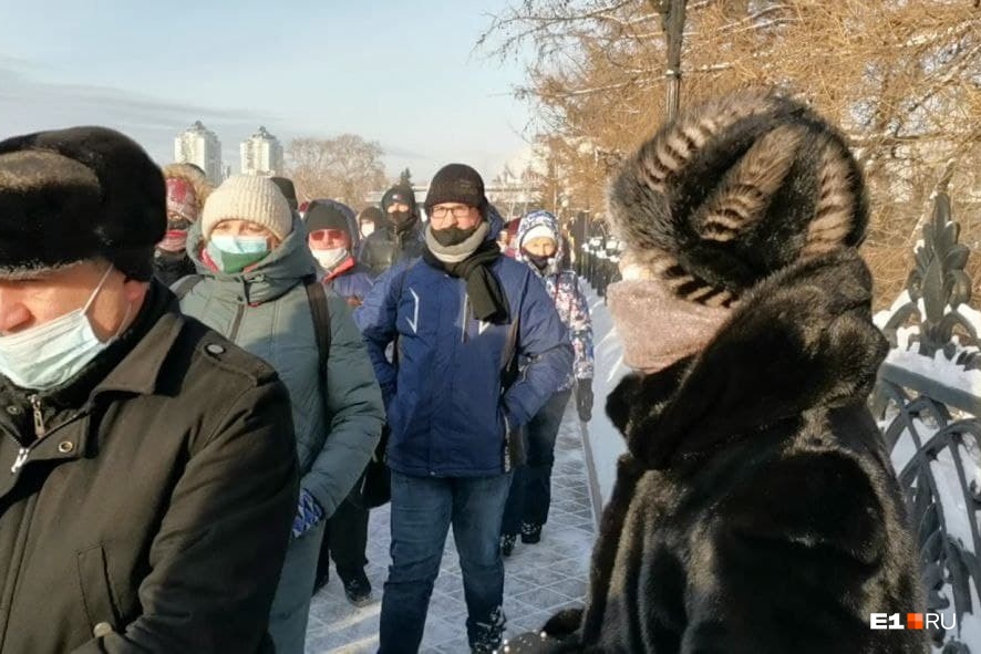 Лариса Семёновна выходит на протестные акции уже много лет Лариса Семёновна выходит на протестные акции уже много лет 