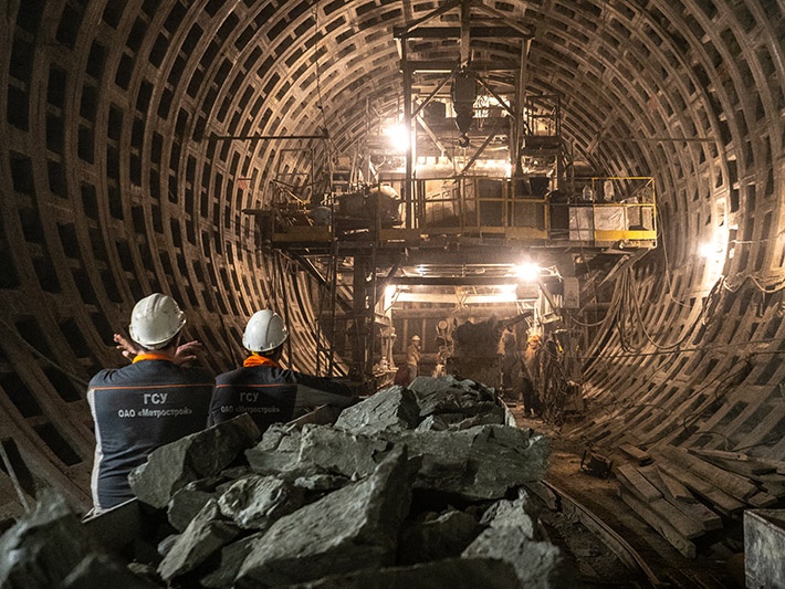 Прощальным костром догорает эпоха. Последнюю осень «Метростроя» вписывают в планы Смольного