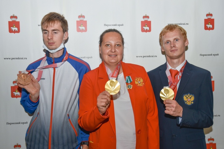 На фотографии слева направо: Федор Рудаков, Галина Липатникова и Евгений Торсунов